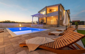 Lovely Home In Gorica